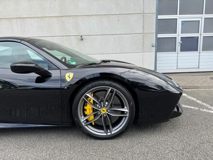 Феррари 488 2017 в Европе на Automoto.ua Черный Феррари 488, объемом двигателя 3.9 л и пробегом 50 тыс. км за 238952 $, фото 1 на Automoto.ua