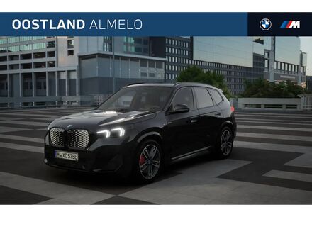 БМВ iX1 2025 в Европе на Automoto.ua Черный БМВ iX1, объемом двигателя 0 л и пробегом 1 тыс. км за 69479 $, фото 1 на Automoto.ua