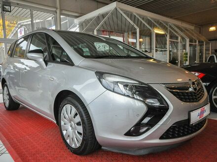 Опель Zafira Tourer 2013 в Европе на Automoto.ua Серебряный Опель Zafira Tourer, объемом двигателя 1.96 л и пробегом 196 тыс. км за 2844 $, фото 1 на Automoto.ua