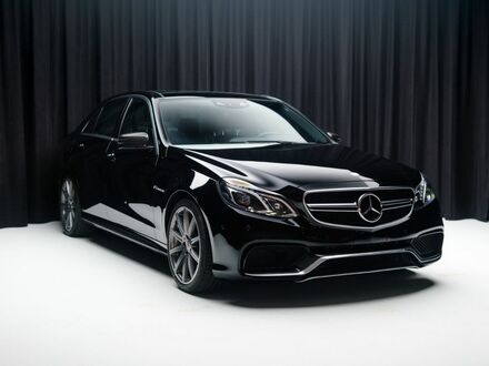 Черный Мерседес E 63 AMG, объемом двигателя 5.46 л и пробегом 25 тыс. км за 66703 $, фото 1 на Automoto.ua