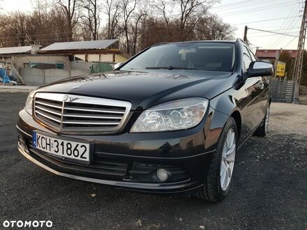 Мерседес Ц-Клас 2008 у Європі на Automoto.ua Чорний Мерседес Ц-Клас, об'ємом двигуна 1 л та пробігом 254 тис. км за 6030 $, фото 1 на Automoto.ua