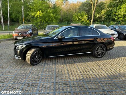 Мерседес Ц-Класс 2015 в Европе на Automoto.ua Черный Мерседес Ц-Класс, объемом двигателя 1 л и пробегом 285 тыс. км за 49000 $, фото 1 на Automoto.ua