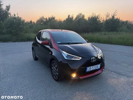 Тойота Айго 2021 в Европе на Automoto.ua Черный Тойота Айго, объемом двигателя 1 л и пробегом 19 тыс. км за 11986 $, фото 1 на Automoto.ua