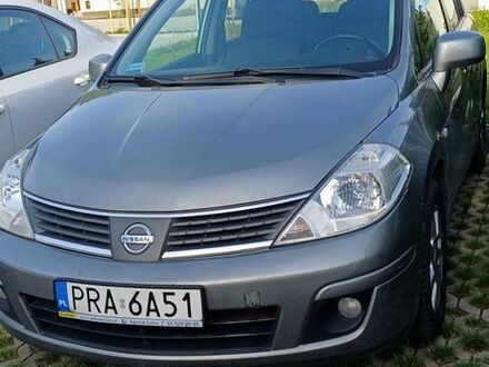 Ниссан Тиида 2007 в Европе на Automoto.ua Серый Ниссан Тиида, объемом двигателя 1 л и пробегом 189 тыс. км за 1332 $, фото 1 на Automoto.ua