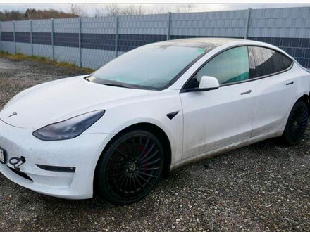 Тесла Модель 3 2023 у Європі на Automoto.ua Білий Тесла Модель 3, об'ємом двигуна 0 л та пробігом 27 тис. км за 18468 $, фото 1 на Automoto.ua
