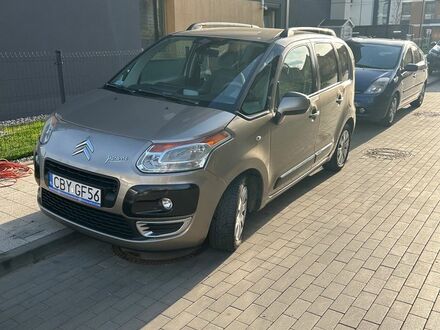 Сітроен С3 Пікассо 2011 у Європі на Automoto.ua Бежевий Сітроен С3 Пікассо, об'ємом двигуна 1 л та пробігом 138 тис. км за 4577 $, фото 1 на Automoto.ua