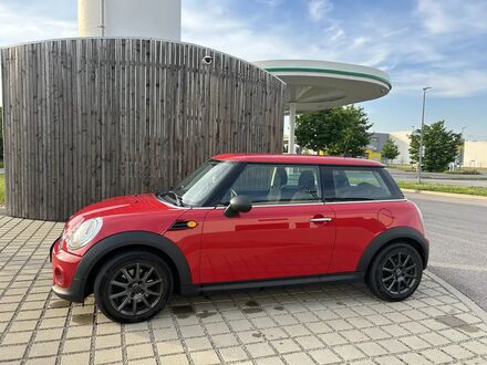 Мини Ван 2012 в Европе на Automoto.ua Красный Мини Ван, объемом двигателя 1.6 л и пробегом 108 тыс. км за 9485 $, фото 1 на Automoto.ua