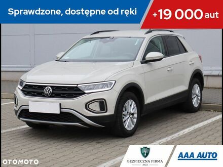 Фольксваген Ти-Рок 2022 в Европе на Automoto.ua Серый Фольксваген Ти-Рок, объемом двигателя 1 л и пробегом 99 тыс. км за 90000 $, фото 1 на Automoto.ua