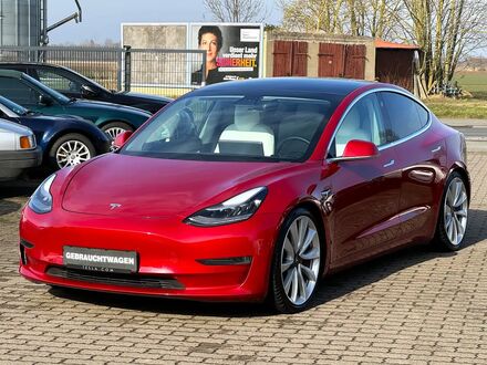 Тесла Модель 3 2020 в Европе на Automoto.ua Красный Тесла Модель 3, объемом двигателя 0 л и пробегом 160 тыс. км за 26914 $, фото 1 на Automoto.ua