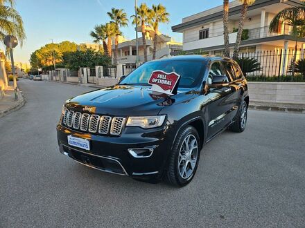Джип Grand Cherokee 2020 у Європі на Automoto.ua Чорний Джип Grand Cherokee, об'ємом двигуна 2.99 л та пробігом 189 тис. км за 24800 $, фото 1 на Automoto.ua