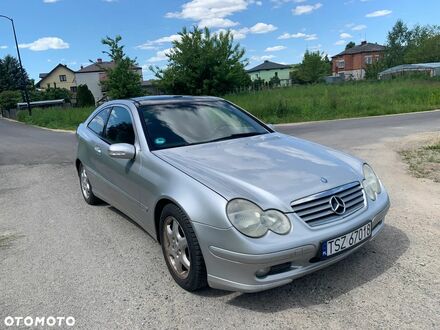 Мерседес Ц-Клас 2003 у Європі на Automoto.ua Чорний Мерседес Ц-Клас, об'ємом двигуна 1 л та пробігом 277 тис. км за 2059 $, фото 1 на Automoto.ua