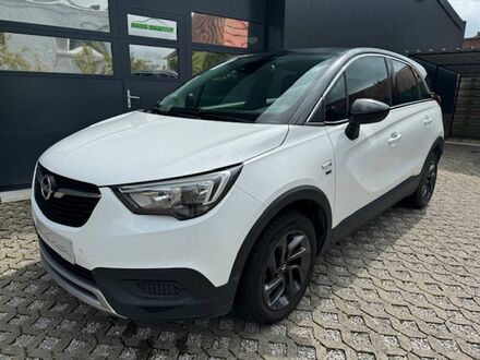 Белый Опель Crossland X, объемом двигателя 1.2 л и пробегом 55 тыс. км за 15109 $, фото 1 на Automoto.ua