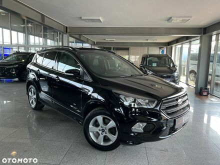 Форд Куга, объемом двигателя 1.5 л и пробегом 75 тыс. км за 21145 $, фото 1 на Automoto.ua