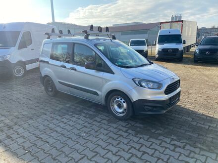 Форд Транзит Курьер 2015 в Европе на Automoto.ua Серебряный Форд Транзит Курьер, объемом двигателя 1.5 л и пробегом 111 тыс. км за 5831 $, фото 1 на Automoto.ua