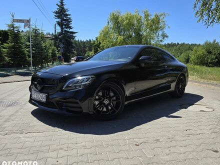 Мерседес Ц-Клас 2020 у Європі на Automoto.ua Чорний Мерседес Ц-Клас, об'ємом двигуна 1 л та пробігом 62 тис. км за 27846 $, фото 1 на Automoto.ua