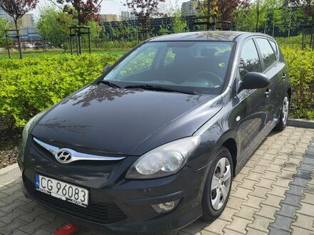 Хендай i30, объемом двигателя 1.58 л и пробегом 216 тыс. км за 4212 $, фото 1 на Automoto.ua