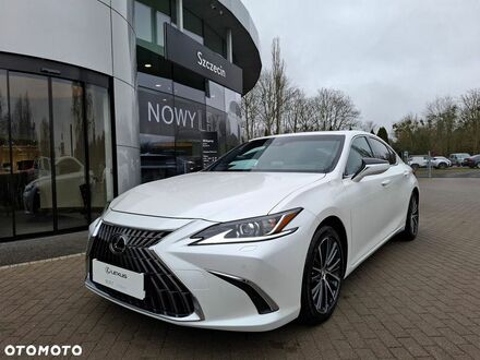 Лексус ЕС 2023 у Європі на Automoto.ua Білий Лексус ЕС, об'ємом двигуна 2.49 л та пробігом 30 тис. км за 179900 $, фото 1 на Automoto.ua