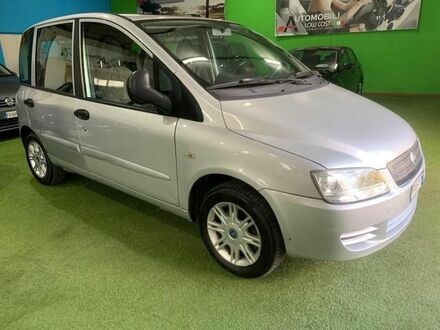 Фіат Мультіпла 2006 у Європі на Automoto.ua Сірий Фіат Мультіпла, об'ємом двигуна 1.6 л та пробігом 290 тис. км за 2801 $, фото 1 на Automoto.ua