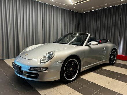 Порше 911 2006 в Европе на Automoto.ua Серебряный Порше 911, объемом двигателя 3.8 л и пробегом 60 тыс. км за 52084 $, фото 1 на Automoto.ua