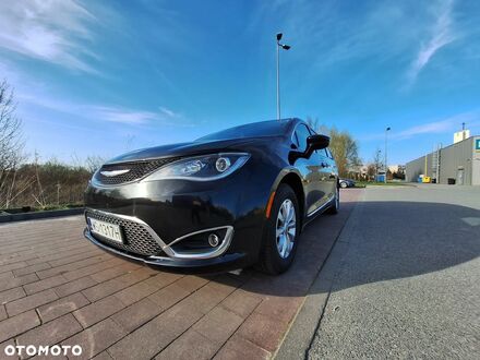 Крайслер Pacifica, об'ємом двигуна 3.61 л та пробігом 83 тис. км за 24622 $, фото 1 на Automoto.ua