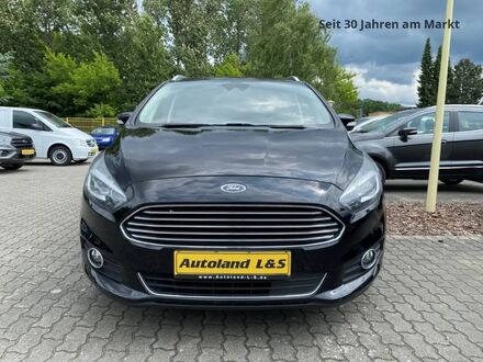 Форд С-Макс 2017 в Европе на Automoto.ua Черный Форд С-Макс, объемом двигателя 1.5 л и пробегом 74 тыс. км за 19497 $, фото 1 на Automoto.ua