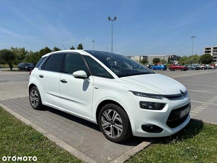 Ситроен С4 Пикассо 2014 в Европе на Automoto.ua Белый Ситроен С4 Пикассо, объемом двигателя 1 л и пробегом 200 тыс. км за 9444 $, фото 1 на Automoto.ua