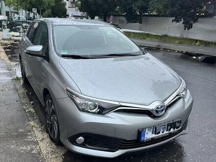 Тойота Аурис 2016 в Европе на Automoto.ua Серый Тойота Аурис, объемом двигателя 1.8 л и пробегом 144 тыс. км за 14074 $, фото 1 на Automoto.ua