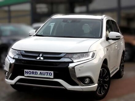 Міцубісі Аутлендер 2018 у Європі на Automoto.ua Білий Міцубісі Аутлендер, об'ємом двигуна 2 л та пробігом 63 тис. км за 24765 $, фото 1 на Automoto.ua