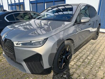 БМВ iX 2024 в Европе на Automoto.ua Серый БМВ iX, объемом двигателя 0 л и пробегом 1000 тыс. км за 106593 $, фото 1 на Automoto.ua