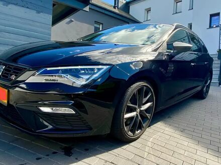 Сеат Леон 2020 в Европе на Automoto.ua Черный Сеат Леон, объемом двигателя 1.5 л и пробегом 95 тыс. км за 22748 $, фото 1 на Automoto.ua