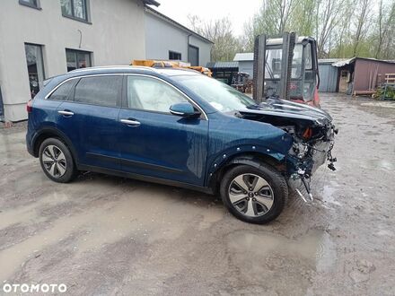 Кіа Niro, об'ємом двигуна 1.58 л та пробігом 70 тис. км за 6242 $, фото 1 на Automoto.ua