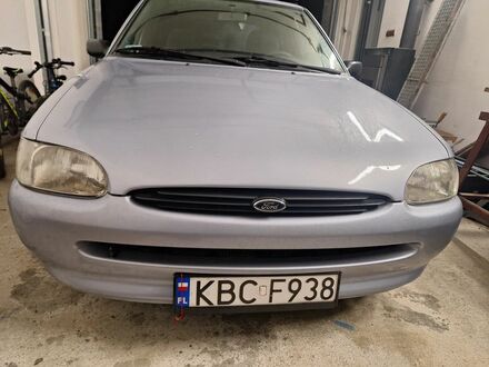 Форд Эскорт 1995 в Европе на Automoto.ua Синий Форд Эскорт, объемом двигателя 1.39 л и пробегом 146000 тыс. км за 3900 $, фото 1 на Automoto.ua