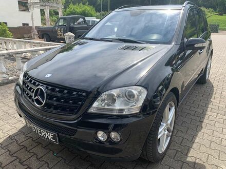 Мерседес МЛ 320 2006 у Європі на Automoto.ua Чорний Мерседес МЛ 320, об'ємом двигуна 2.99 л та пробігом 260 тис. км за 14300 $, фото 1 на Automoto.ua