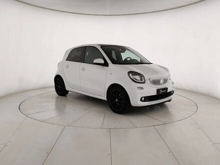 Смарт Forfour 2017 у Європі на Automoto.ua Білий Смарт Forfour, об'ємом двигуна 0.9 л та пробігом 71 тис. км за 16758 $, фото 1 на Automoto.ua