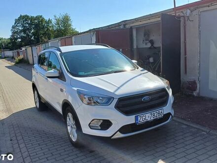 Форд Эскейп 2018 в Европе на Automoto.ua Белый Форд Эскейп, объемом двигателя 1 л и пробегом 38 тыс. км за 59500 $, фото 1 на Automoto.ua