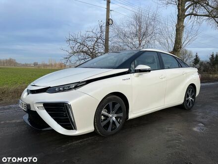 Тойота Mirai 2020 в Европе на Automoto.ua Белый Тойота Mirai, объемом двигателя 0 л и пробегом 95 тыс. км за 26900 $, фото 1 на Automoto.ua