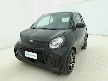 Смарт Fortwo 2021 у Європі на Automoto.ua Чорний Смарт Fortwo, об'ємом двигуна 0 л та пробігом 25 тис. км за 14004 $, фото 1 на Automoto.ua