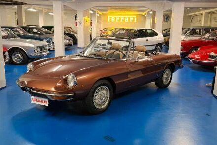 Альфа Ромео Спайдер 1981 в Европе на Automoto.ua Коричневый Альфа Ромео Спайдер, объемом двигателя 1.96 л и пробегом 67 тыс. км за 35362 $, фото 1 на Automoto.ua