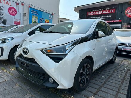 Тойота Айго 2021 в Европе на Automoto.ua Белый Тойота Айго, объемом двигателя 1 л и пробегом 44 тыс. км за 11044 $, фото 1 на Automoto.ua