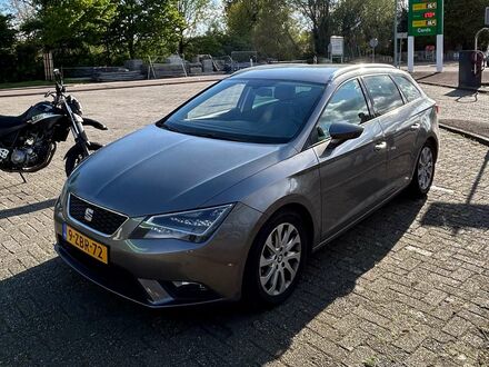 Бежевий Сеат Leon, об'ємом двигуна 0 л та пробігом 330 тис. км за 6997 $, фото 1 на Automoto.ua