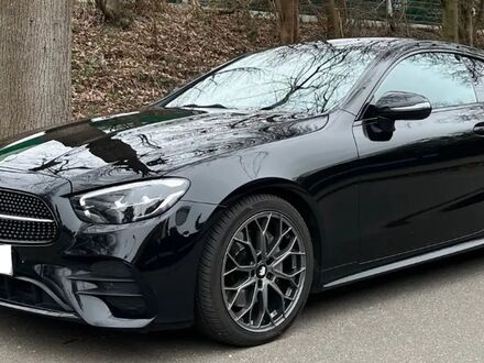Мерседес E 200 2021 в Европе на Automoto.ua Черный Мерседес E 200, объемом двигателя 1.99 л и пробегом 37 тыс. км за 54414 $, фото 1 на Automoto.ua