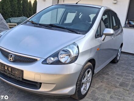 Хонда Джаз 2007 в Европе на Automoto.ua Серый Хонда Джаз, объемом двигателя 1 л и пробегом 219 тыс. км за 9999 $, фото 1 на Automoto.ua