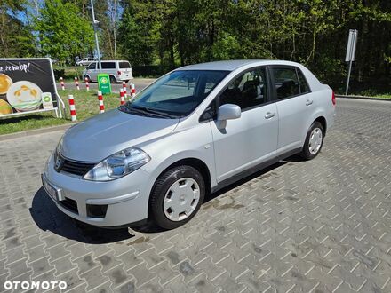 Ниссан Тиида 2007 в Европе на Automoto.ua Серый Ниссан Тиида, объемом двигателя 1 л и пробегом 266 тыс. км за 2422 $, фото 1 на Automoto.ua
