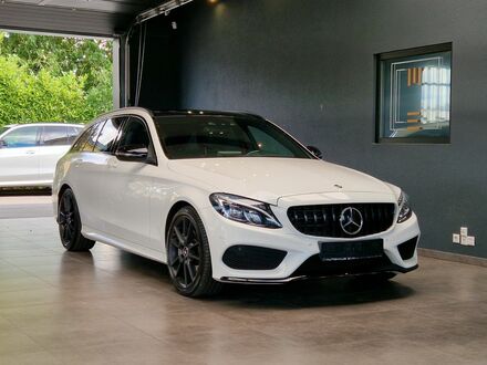 Мерседес C43 AMG 2017 в Европе на Automoto.ua Белый Мерседес C43 AMG, объемом двигателя 3 л и пробегом 165 тыс. км за 28270 $, фото 1 на Automoto.ua