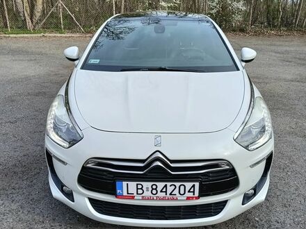 Сітроен ДС5 2013 у Європі на Automoto.ua Білий Сітроен ДС5, об'ємом двигуна 1 л та пробігом 254 тис. км за 35000 $, фото 1 на Automoto.ua