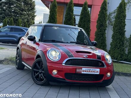 Мини Купер С 2009 в Европе на Automoto.ua Красный Мини Купер С, объемом двигателя 1 л и пробегом 103 тыс. км за 7240 $, фото 1 на Automoto.ua
