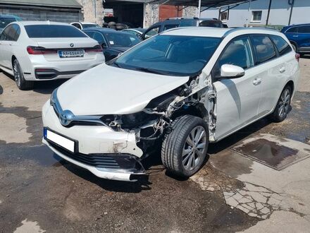 Тойота Ауріс 2016 у Європі на Automoto.ua Білий Тойота Ауріс, об'ємом двигуна 1.8 л та пробігом 264 тис. км за 5285 $, фото 1 на Automoto.ua