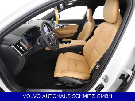 Вольво С90 2024 в Европе на Automoto.ua Белый Вольво С90, объемом двигателя 1.97 л и пробегом 24 тыс. км за 54372 $, фото 1 на Automoto.ua