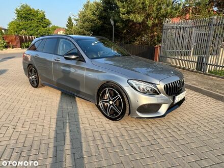 Мерседес Ц-Клас 2016 у Європі на Automoto.ua Сірий Мерседес Ц-Клас, об'ємом двигуна 3 л та пробігом 121 тис. км за 125000 $, фото 1 на Automoto.ua