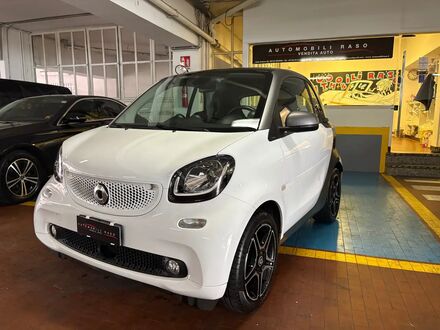 Смарт Fortwo 2018 у Європі на Automoto.ua Білий Смарт Fortwo, об'ємом двигуна 1 л та пробігом 70 тис. км за 16453 $, фото 1 на Automoto.ua